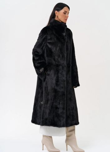 Длинная шуба с воротником стойкой