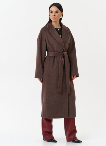 Женское пальто с английским воротником