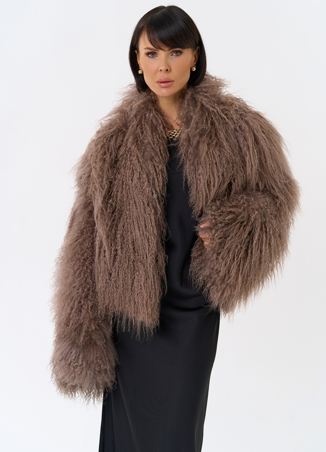 Короткая шуба из ламы модель № 31781 меха малина