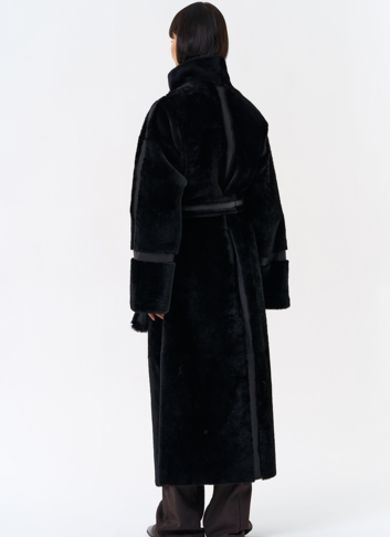 Женская двухсторонняя дубленка с воротником стойкой