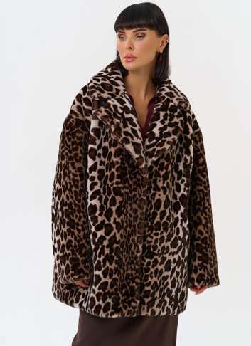 Женская шуба из эко меха с анималистическим принтом