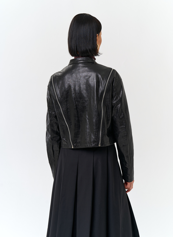 Куртка из натуральной кожи с декоративными молниями