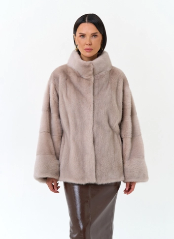 Шуба из меха норки с воротником стойкой Шуба из меха норки с воротником стойкой