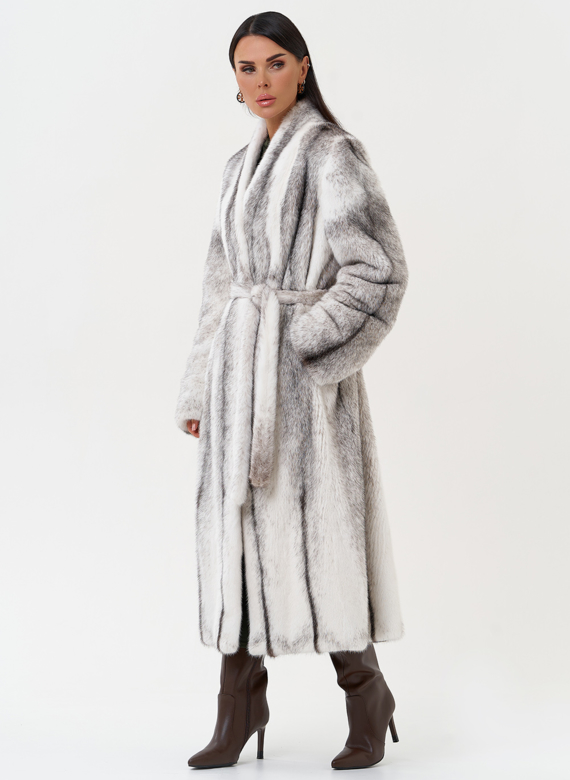 Длинная шуба из норки крестовки