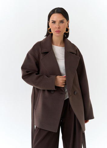 Женское укороченное пальто с поясом