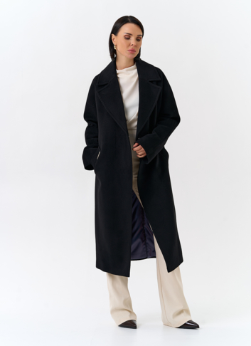 Женское пальто в черном цвете