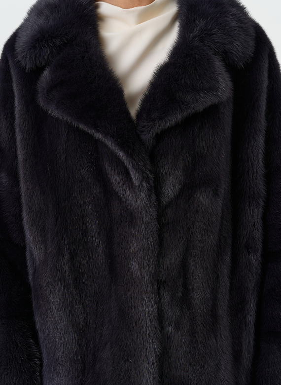 Шуба из меха норки с английским воротником