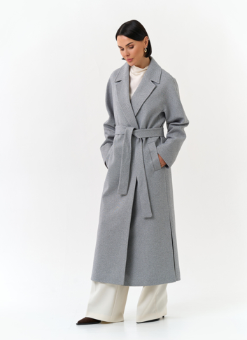 Женское пальто с английским воротником