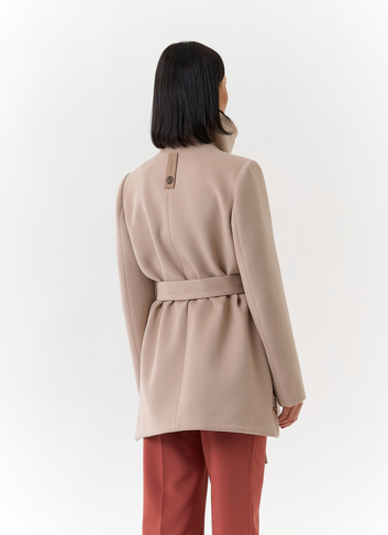 Женское укороченное пальто с воротником стойкой