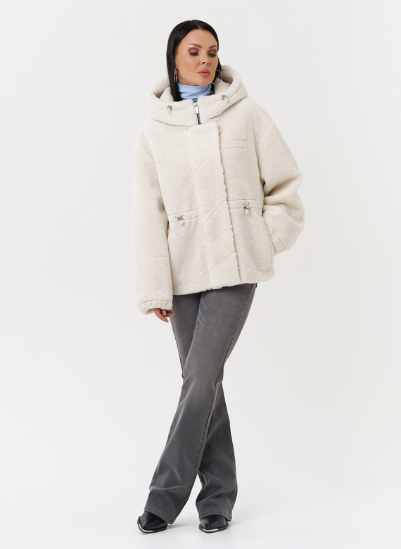 Куртка из эко меха с капюшоном