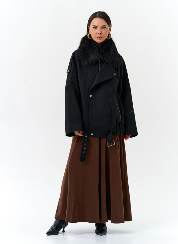 Женское укороченное пальто с отделкой из меха лисы