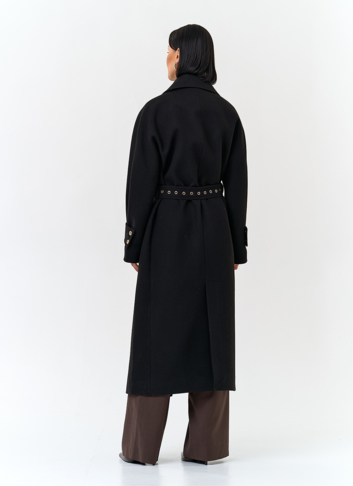 Женское пальто с акцентным поясом