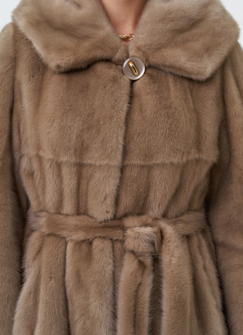 Длинная шуба с капюшоном 