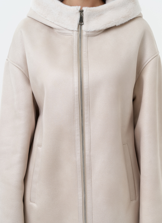 Женская дубленка из эко замши с капюшоном