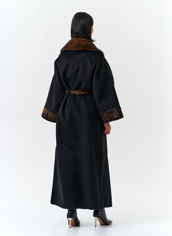 Женское длинное пальто с воротником из меха норки