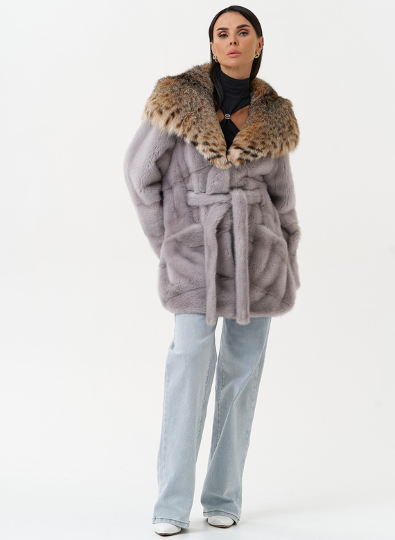 Женская шуба из меха норки с капюшоном из меха рыси