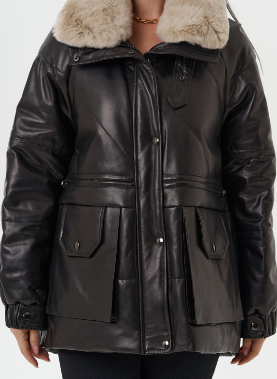 Пуховик из натуральной кожи с отделкой из меха кролика