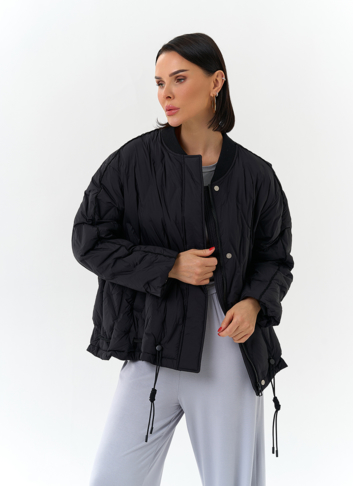 Женская куртка бомбер черного цвета