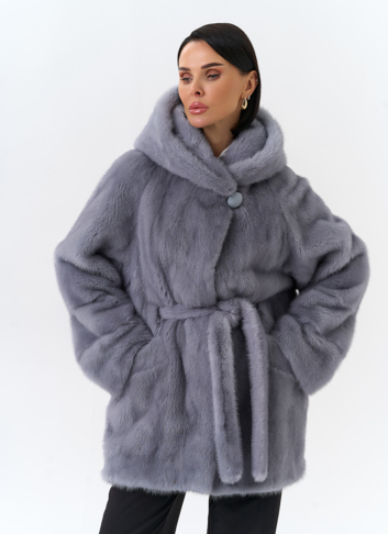 Шуба из меха норки с капюшоном