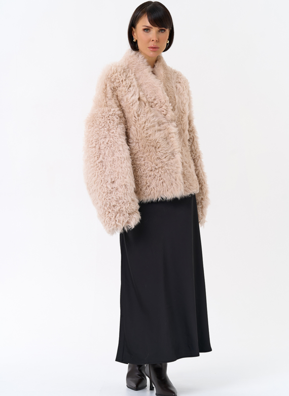 Женская короткая двухсторонняя дубленка 