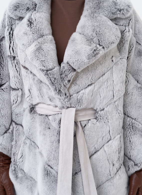 Шуба из меха кролика с английским воротником 