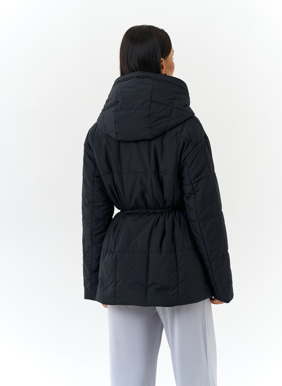 Женская куртка с контрастным воротником