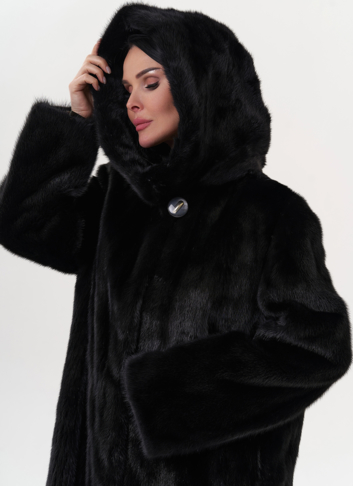 Норковая шуба черного цвета