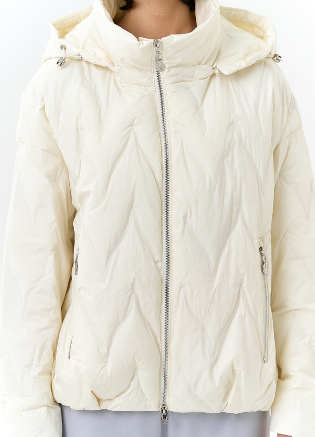 Женская куртка с капюшоном  модель № 32671 универмаг малина