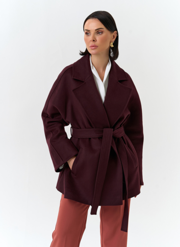 Женское укороченное пальто с английским воротником Женское укороченное пальто с английским воротником