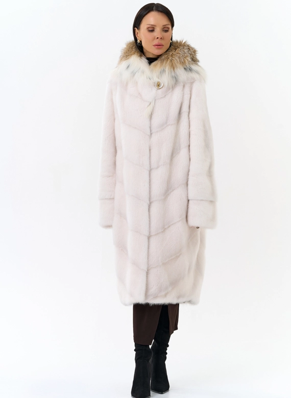 Светлая шуба с рысью фото