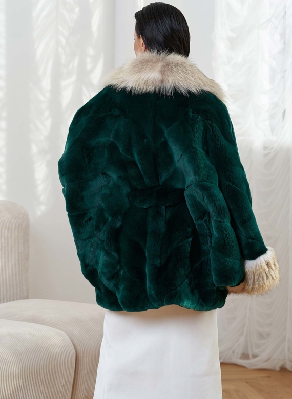 Шуба из кролика с отделкой из меха койота