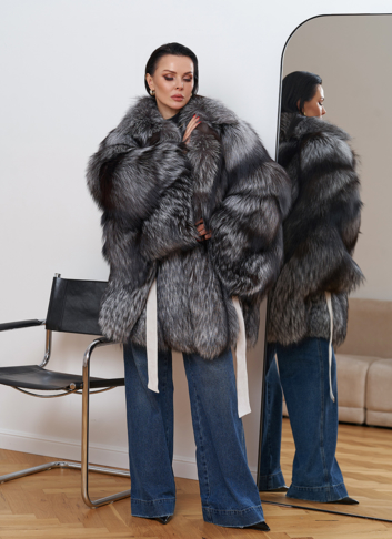 Шуба из чернобурой лисы