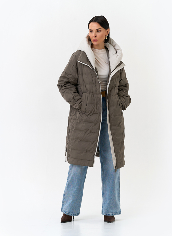 Женское утепленное пальто с капюшоном