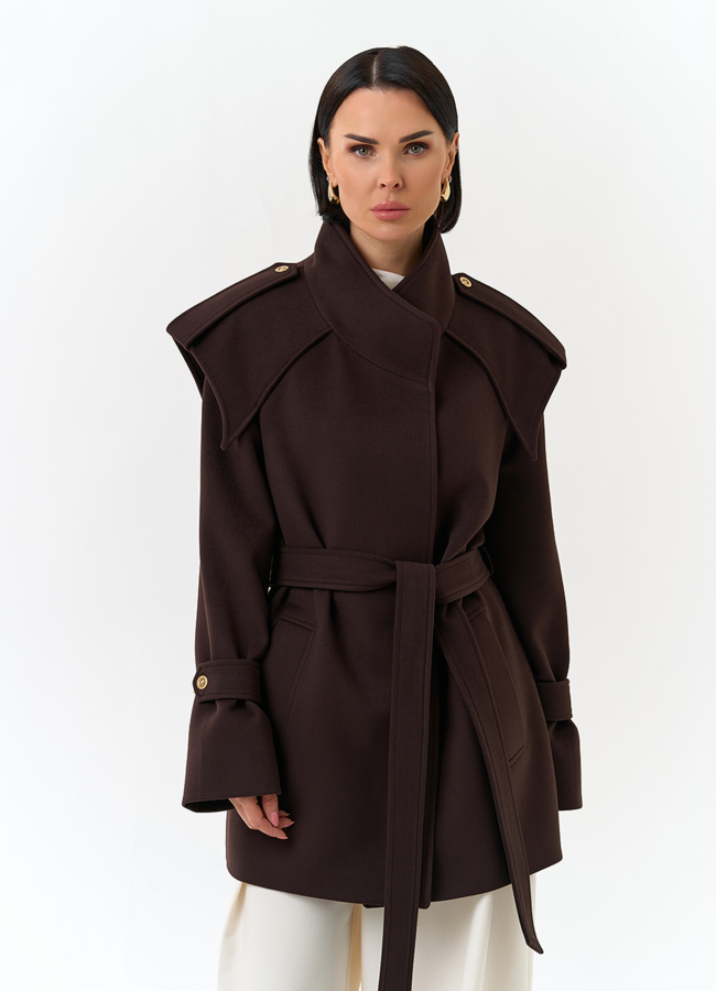 Женское укороченное пальто с акцентными плечами модель № 32854 меха малина