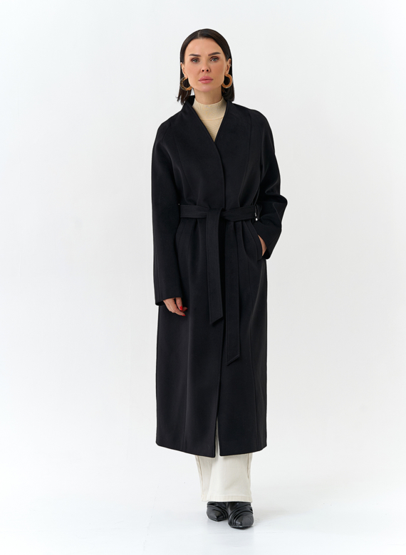 Женское пальто черного цвета с поясом
