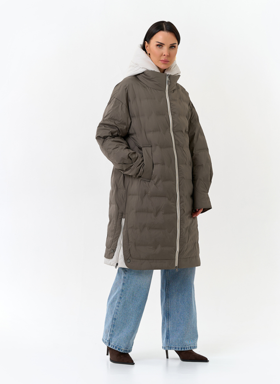 Женское утепленное пальто с капюшоном