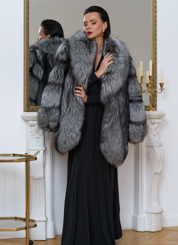 Шуба из меха чернобурой лисы