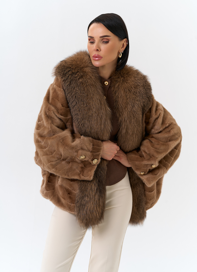 Шуба из норки с отделкой из меха лисы модель № 32200 меха малина