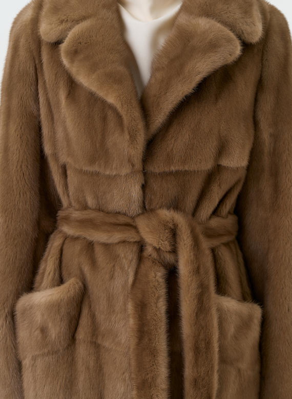 Длинная шуба из меха норки с английским воротником