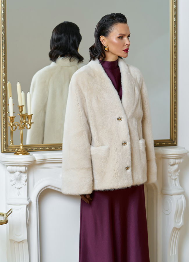 Укороченная шуба из меха норки с акцентными пуговицами модель № 31703 универмаг малина